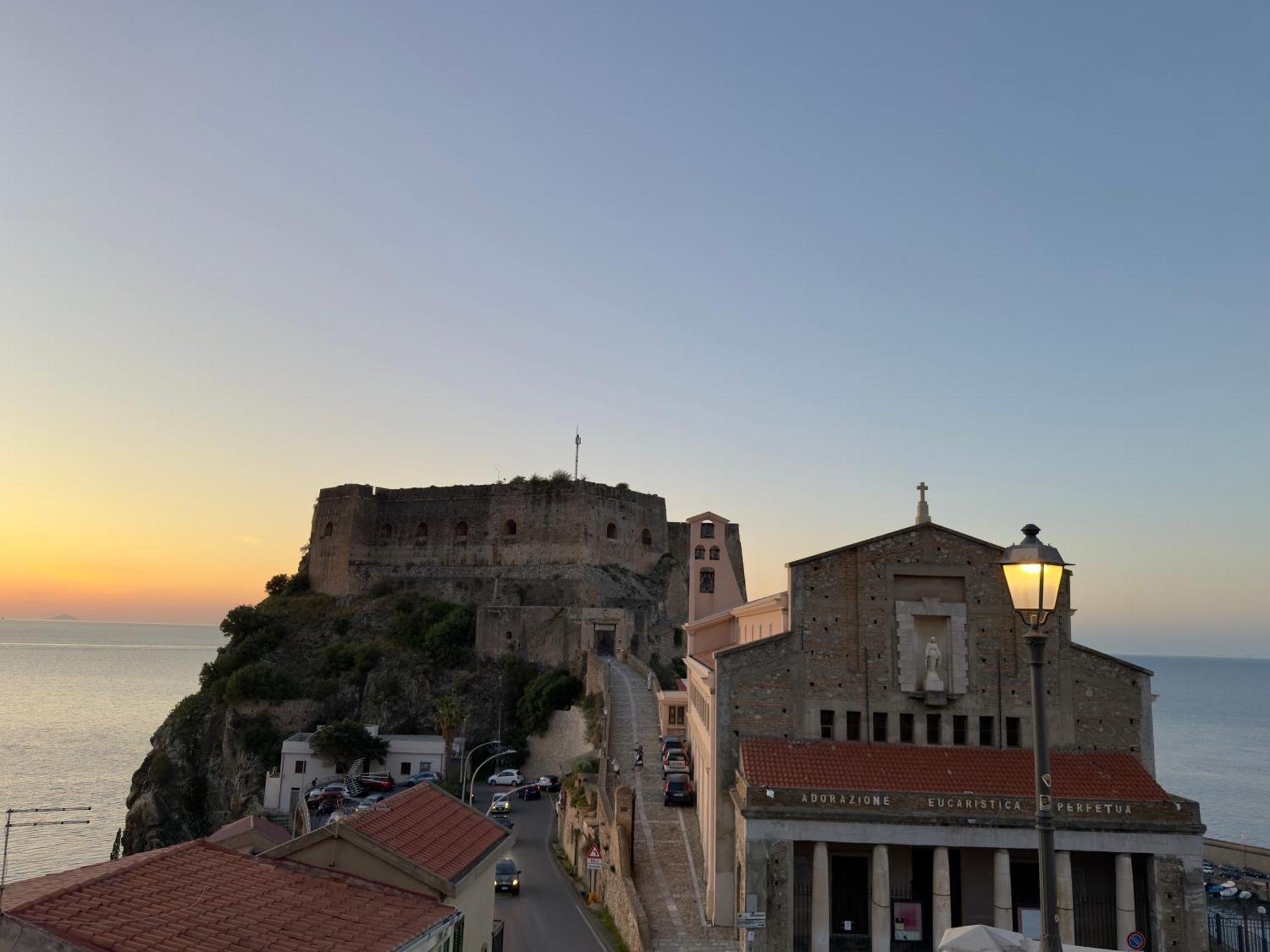 Leonardo Suites Scilla Exterior foto